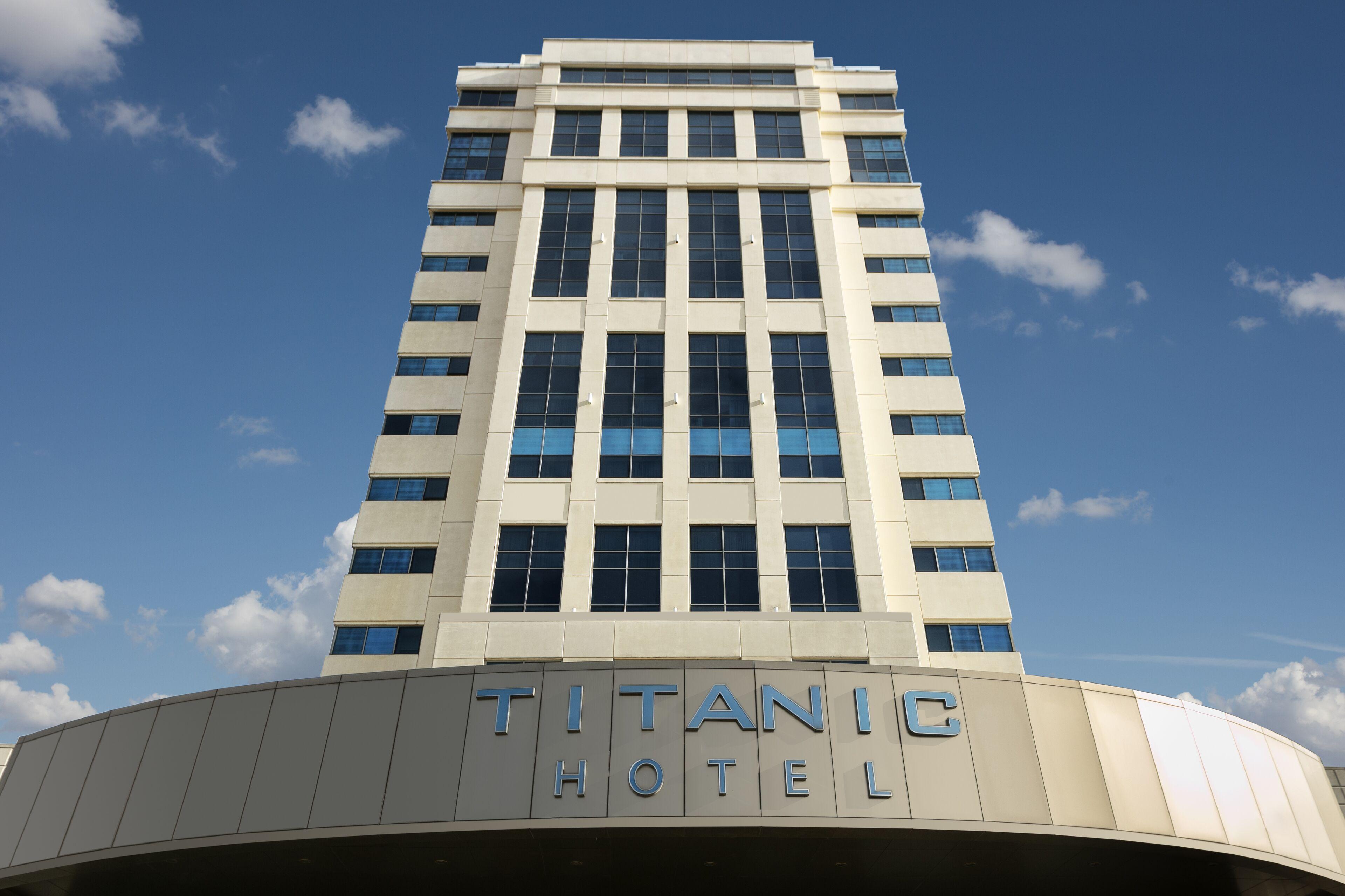Titanic Business Kartal — Photos 2